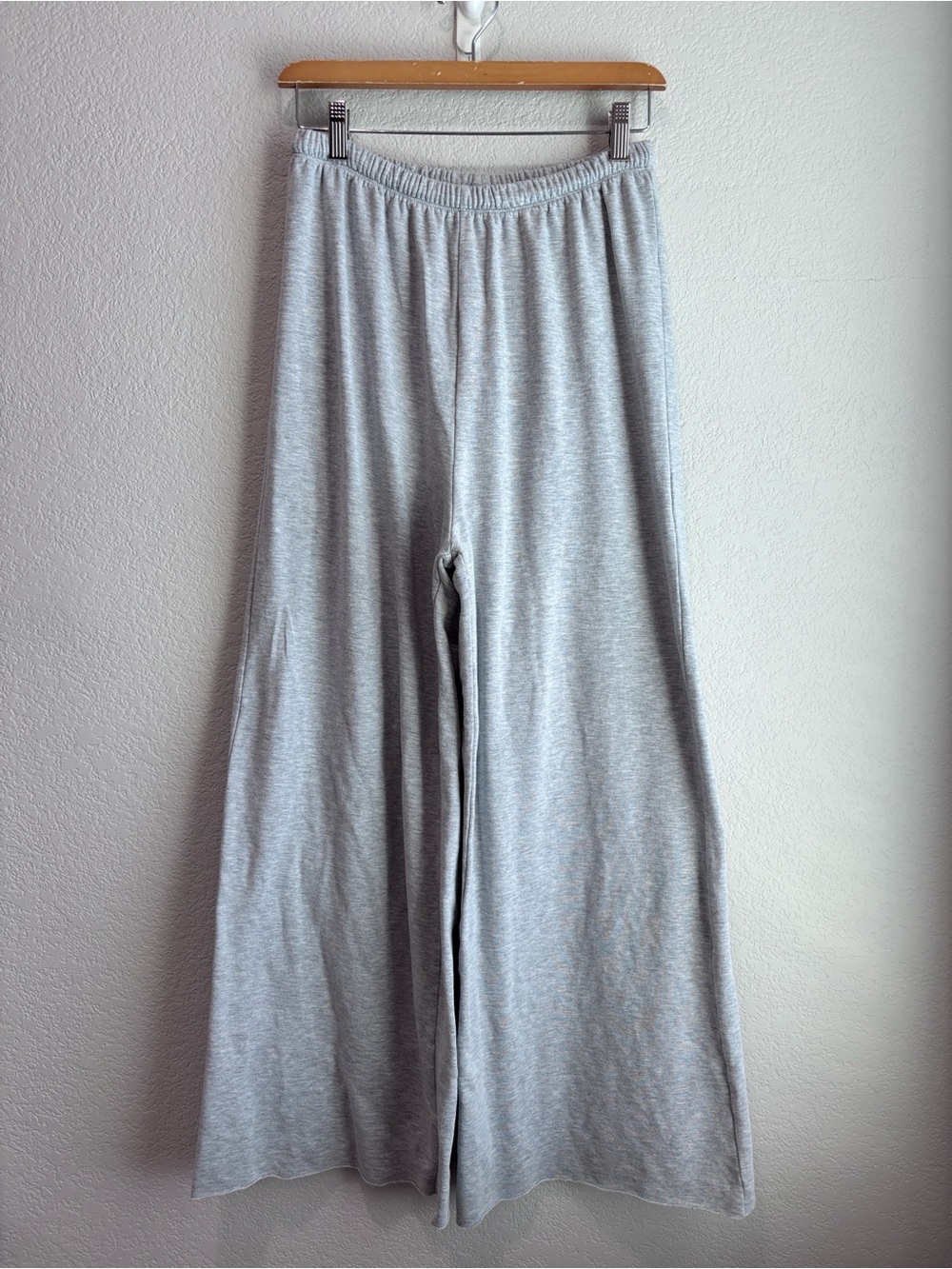 Aerie Wide Leg Gray Sweatpants Lounge Pants Women’s Size Medium Short